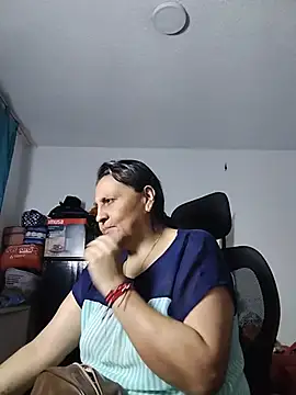 Snapshot of merlyna_goldens chatting on May 14, 2026, 6:43 am merlyna goldens online show from May 14, 2026, 6:43 am