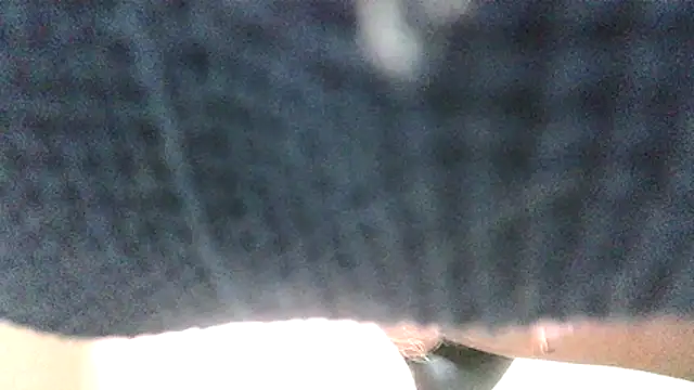 Snapshot of Gregcam chatting on November 20, 2025, 5:24 pm Gregcam online show from November 20, 2025, 5:24 pm