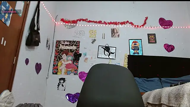 Saray extrovert  online show from September 15, 2025, 4:02 am