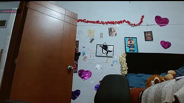 Saray extrovert  online show from September 21, 2025, 4:06 am