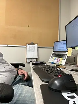 Snapshot of Bigbi6foot5 chatting on November 5, 2025, 7:50 pm Bigbi6foot5 online show from November 5, 2025, 7:50 pm