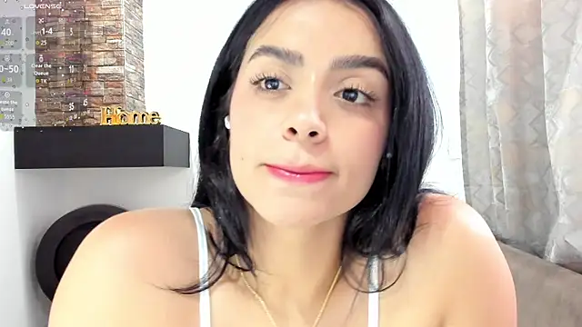 Snapshot of Paula_Desousa chatting on September 19, 2025, 7:40 pm Paula Desousa online show from September 19, 2025, 7:40 pm