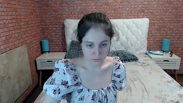 Snapshot of Holliy_Cooper chatting on July 15, 2026, 8:43 am Holliy Cooper online show from July 15, 2026, 8:43 am
