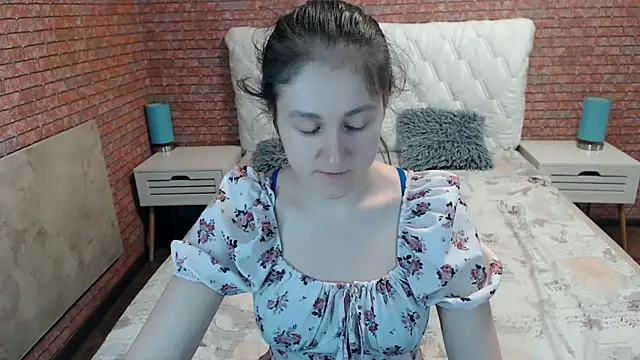 Snapshot of Holliy_Cooper chatting on July 13, 2026, 8:02 am Holliy Cooper online show from July 13, 2026, 8:02 am