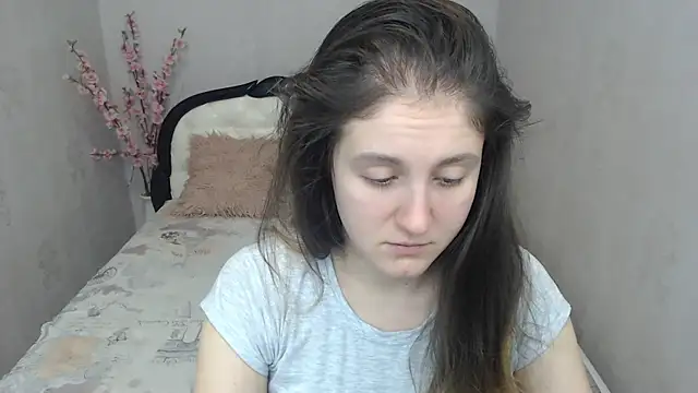 Holliy Cooper online show from December 16, 2025, 6:50 am