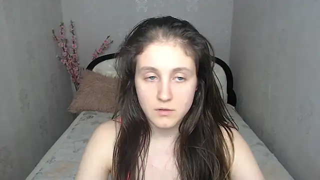 Snapshot of Holliy_Cooper chatting on June 3, 2026, 2:33 pm Holliy Cooper online show from June 3, 2026, 2:33 pm
