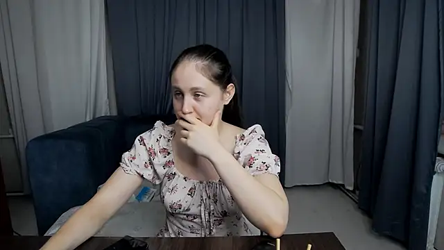 Snapshot of Holliy_Cooper chatting on July 28, 2026, 6:20 pm Holliy Cooper online show from July 28, 2026, 6:20 pm