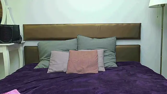 Snapshot of MissYvie chatting on June 21, 2026, 7:25 am MissYvie online show from June 21, 2026, 7:25 am