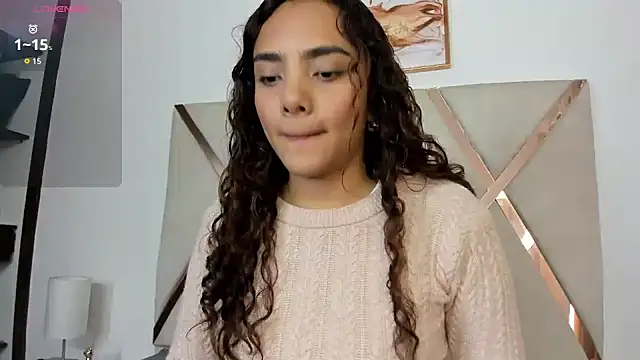 Snapshot of carolynne18 chatting on October 13, 2025, 12:18 pm carolynne18 online show from October 13, 2025, 12:18 pm