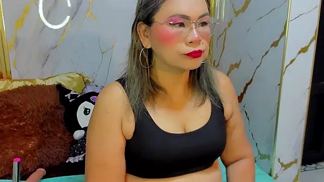 Snapshot of dianamilf chatting on November 22, 2025, 2:43 am dianamilf online show from November 22, 2025, 2:43 am