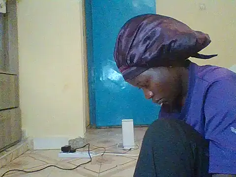 prettychic5 online show from October 15, 2025, 7:16 am