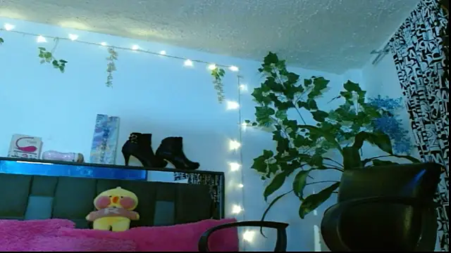 DULCE ZOE online show from February 3, 2025, 5:29 am