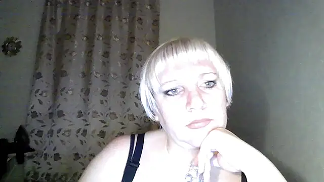 Snapshot of MeilomaWesa chatting on October 21, 2025, 9:25 pm MeilomaWesa online show from October 21, 2025, 9:25 pm