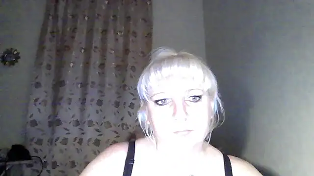 Snapshot of MeilomaWesa chatting on December 1, 2025, 6:31 pm MeilomaWesa online show from December 1, 2025, 6:31 pm