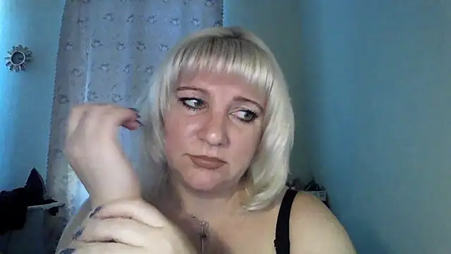 Snapshot of MeilomaWesa chatting on October 29, 2025, 12:15 pm MeilomaWesa online show from October 29, 2025, 12:15 pm