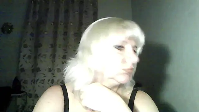 Snapshot of MeilomaWesa chatting on November 7, 2025, 2:10 pm MeilomaWesa online show from November 7, 2025, 2:10 pm