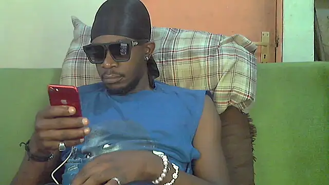 Snapshot of BIGDICKMULLAH chatting on October 3, 2025, 11:45 am BIGDICKMULLAH online show from October 3, 2025, 11:45 am