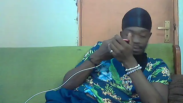 Snapshot of BIGDICKMULLAH chatting on October 17, 2025, 9:45 am BIGDICKMULLAH online show from October 17, 2025, 9:45 am