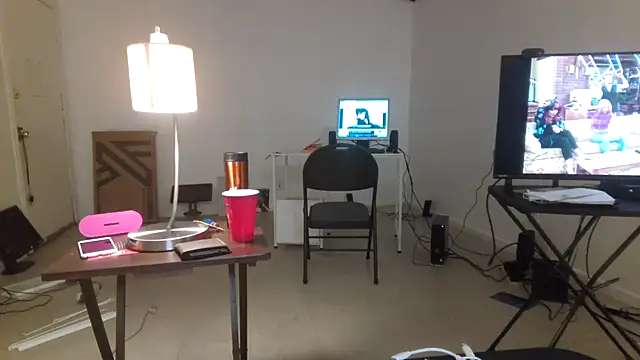 Snapshot of Peachestabby147 chatting on October 23, 2025, 8:13 am Peachestabby147 online show from October 23, 2025, 8:13 am