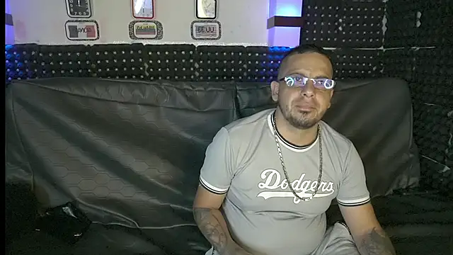 Snapshot of Dulce_yors chatting on March 8, 2025, 11:07 pm Dulce yors online show from March 8, 2025, 11:07 pm