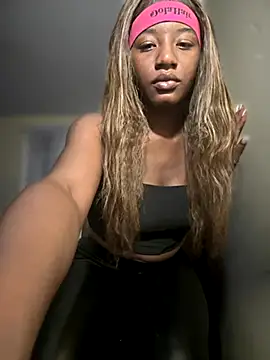Snapshot of ExoticAquarius chatting on October 4, 2025, 4:36 am ExoticAquarius online show from October 4, 2025, 4:36 am