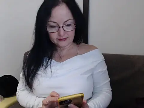 Alma44 online show from October 27, 2025, 7:20 am