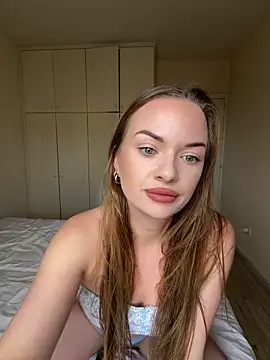 ElenaRebelle online show from April 8, 2026, 5:09 am