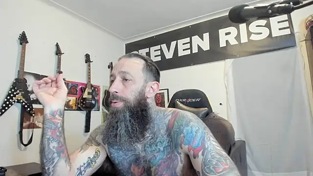 Snapshot of StevenRiseNYC chatting on April 28, 2026, 2:27 am StevenRiseNYC online show from April 28, 2026, 2:27 am