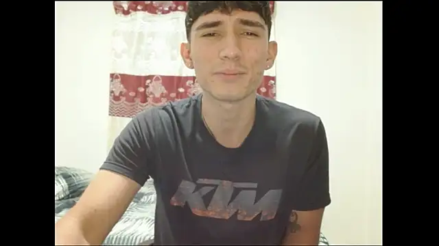 Snapshot of ChicoMaloFfF chatting on February 3, 2026, 2:53 am ChicoMaloFfF online show from February 3, 2026, 2:53 am