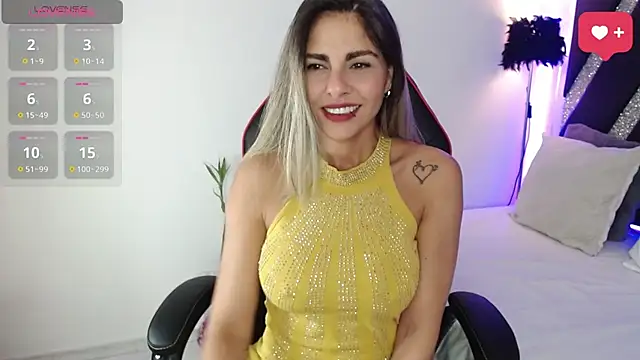 Snapshot of blonde_cat15 chatting on March 10, 2025, 3:45 am blonde cat15 online show from March 10, 2025, 3:45 am