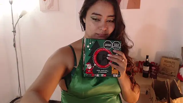 Snapshot of _Kim__M chatting on December 24, 2024, 12:44 pm Kim M online show from December 24, 2024, 12:44 pm