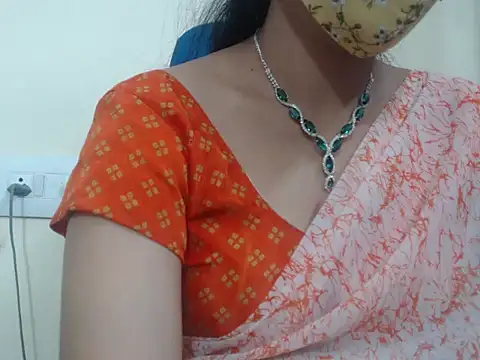 Snapshot of Lovely_Siri_23 chatting on November 3, 2025, 6:40 am Lovely Siri 23 online show from November 3, 2025, 6:40 am