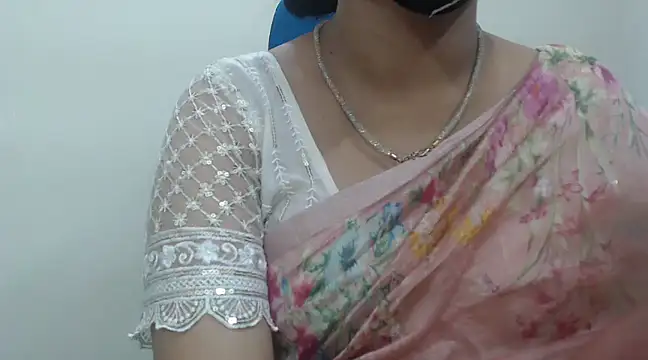 Snapshot of Lovely_Siri_23 chatting on January 24, 2025, 8:32 pm Lovely Siri 23 online show from January 24, 2025, 8:32 pm