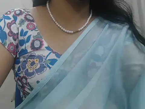 Snapshot of Lovely_Siri_23 chatting on July 12, 2026, 7:53 am Lovely Siri 23 online show from July 12, 2026, 7:53 am