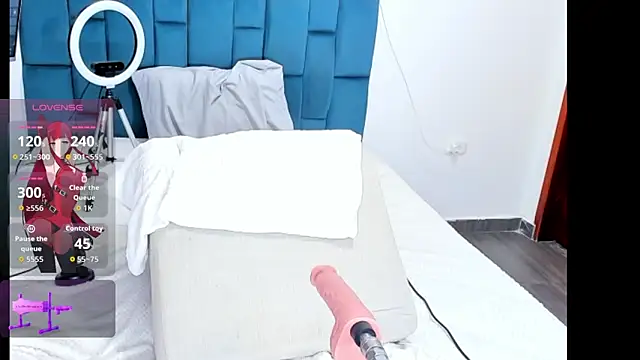 Snapshot of _julyy_ chatting on November 26, 2025, 1:11 pm julyy online show from November 26, 2025, 1:11 pm