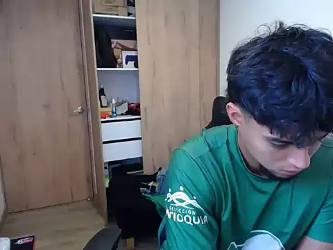 Snapshot of matias_bianco chatting on October 30, 2025, 7:44 pm matias bianco online show from October 30, 2025, 7:44 pm