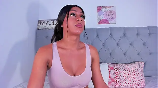 Snapshot of alyssa_dessire chatting on February 25, 2025, 3:52 am alyssa dessire online show from February 25, 2025, 3:52 am