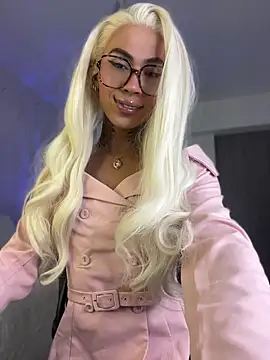 Snapshot of Miss_sagitario chatting on May 13, 2026, 12:12 pm Miss sagitario online show from May 13, 2026, 12:12 pm