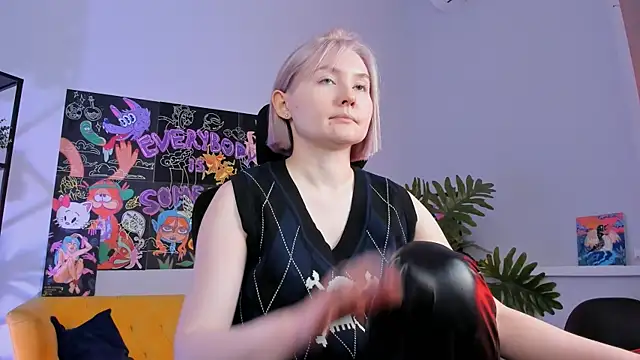 ReiYosimoto online show from February 15, 2025, 11:39 am