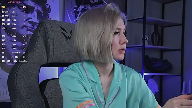 ReiYosimoto online show from February 22, 2026, 5:47 pm