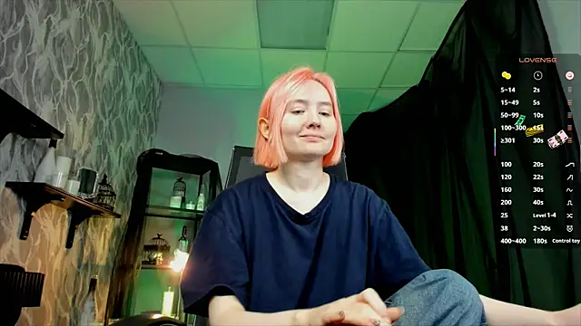 ReiYosimoto online show from October 3, 2025, 11:34 am