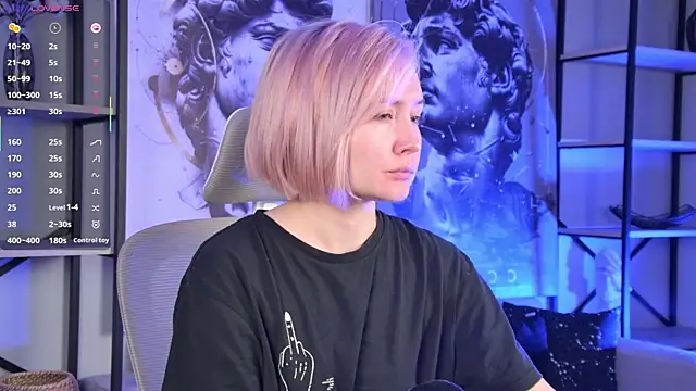 ReiYosimoto online show from November 21, 2025, 3:33 pm