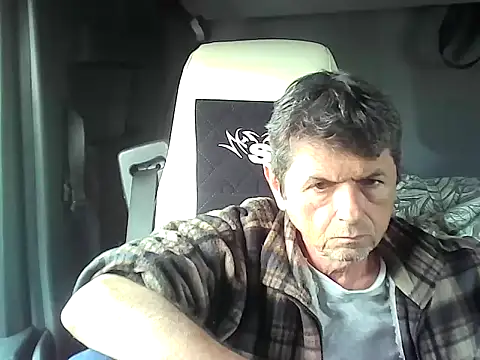 Snapshot of czarek888 chatting on October 26, 2025, 12:16 pm czarek888 online show from October 26, 2025, 12:16 pm