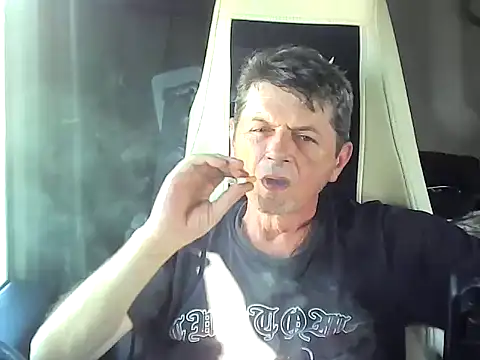 Snapshot of czarek888 chatting on September 25, 2025, 4:13 pm czarek888 online show from September 25, 2025, 4:13 pm