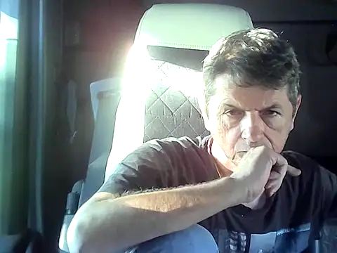 Snapshot of czarek888 chatting on October 12, 2025, 7:32 am czarek888 online show from October 12, 2025, 7:32 am