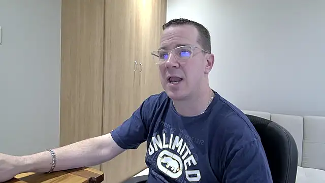 Snapshot of BrettJ81 chatting on October 10, 2025, 2:51 pm BrettJ81 online show from October 10, 2025, 2:51 pm