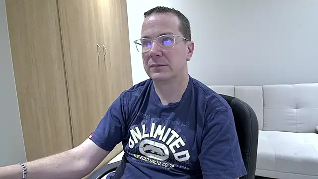 Snapshot of BrettJ81 chatting on September 23, 2025, 3:30 pm BrettJ81 online show from September 23, 2025, 3:30 pm