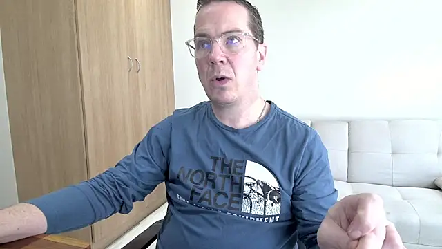 BrettJ81 online show from May 24, 2026, 1:33 pm