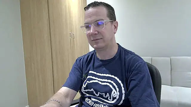 BrettJ81 online show from November 7, 2025, 12:53 pm