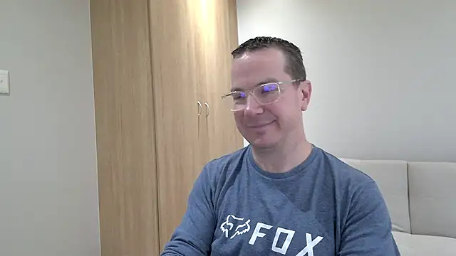 Snapshot of BrettJ81 chatting on September 29, 2025, 2:55 pm BrettJ81 online show from September 29, 2025, 2:55 pm